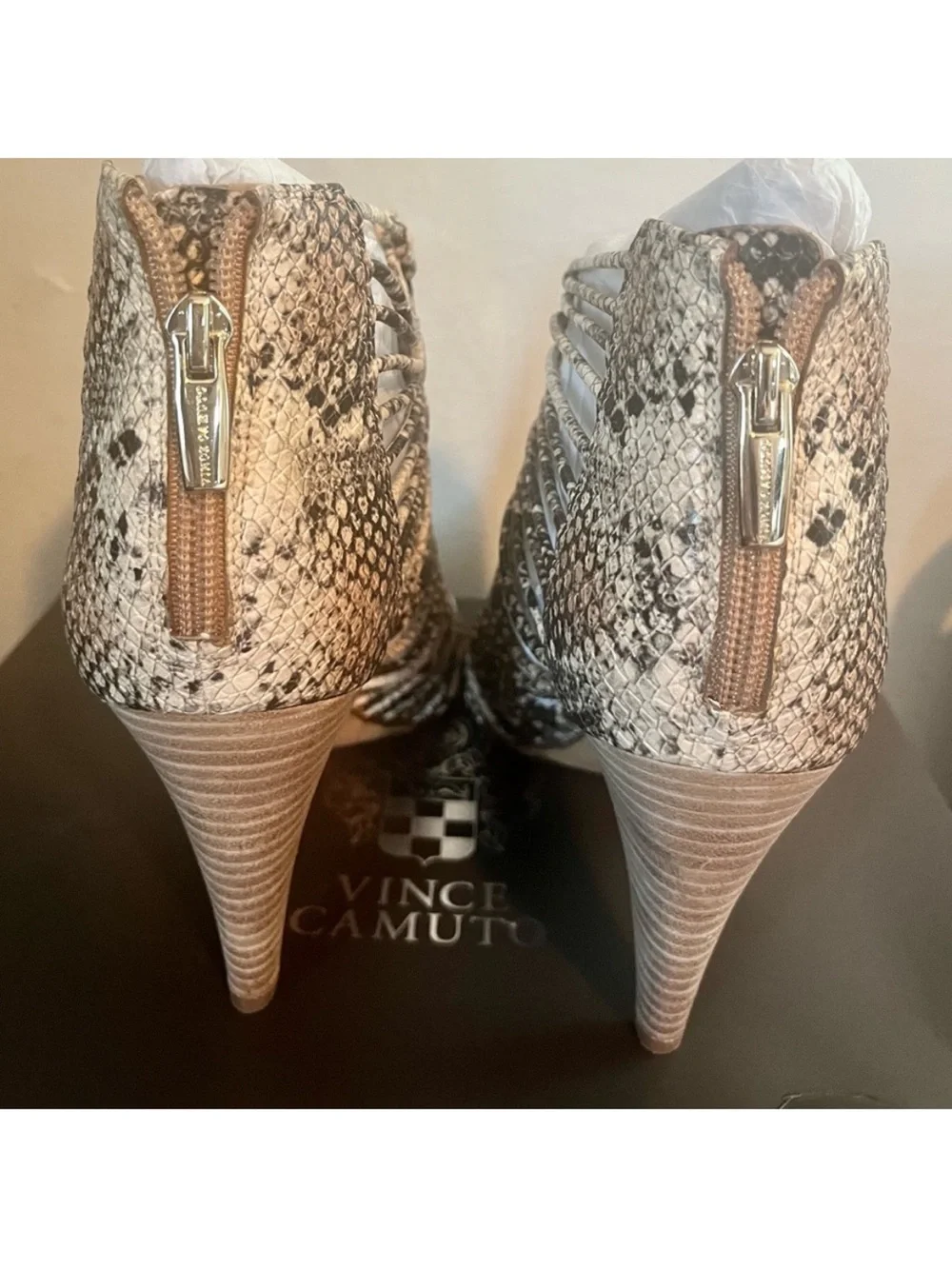 Vince Camuto stylish woven